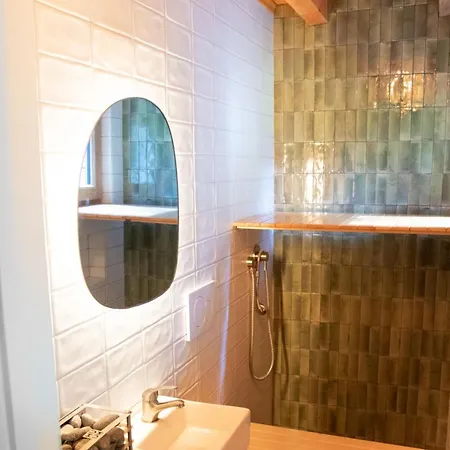 Дом отдыха Designer Riverfront